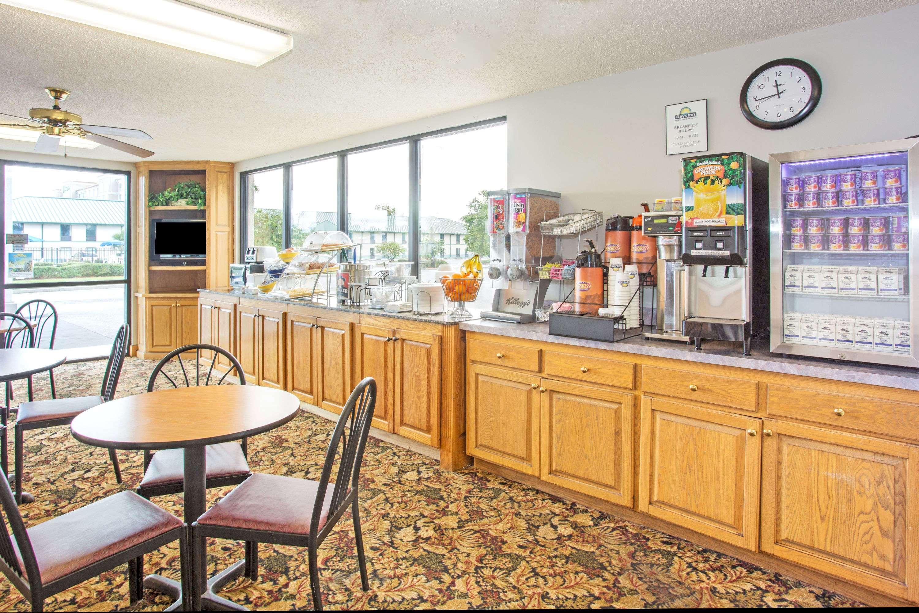 Days Inn By Wyndham Valdosta I-75 מראה חיצוני תמונה