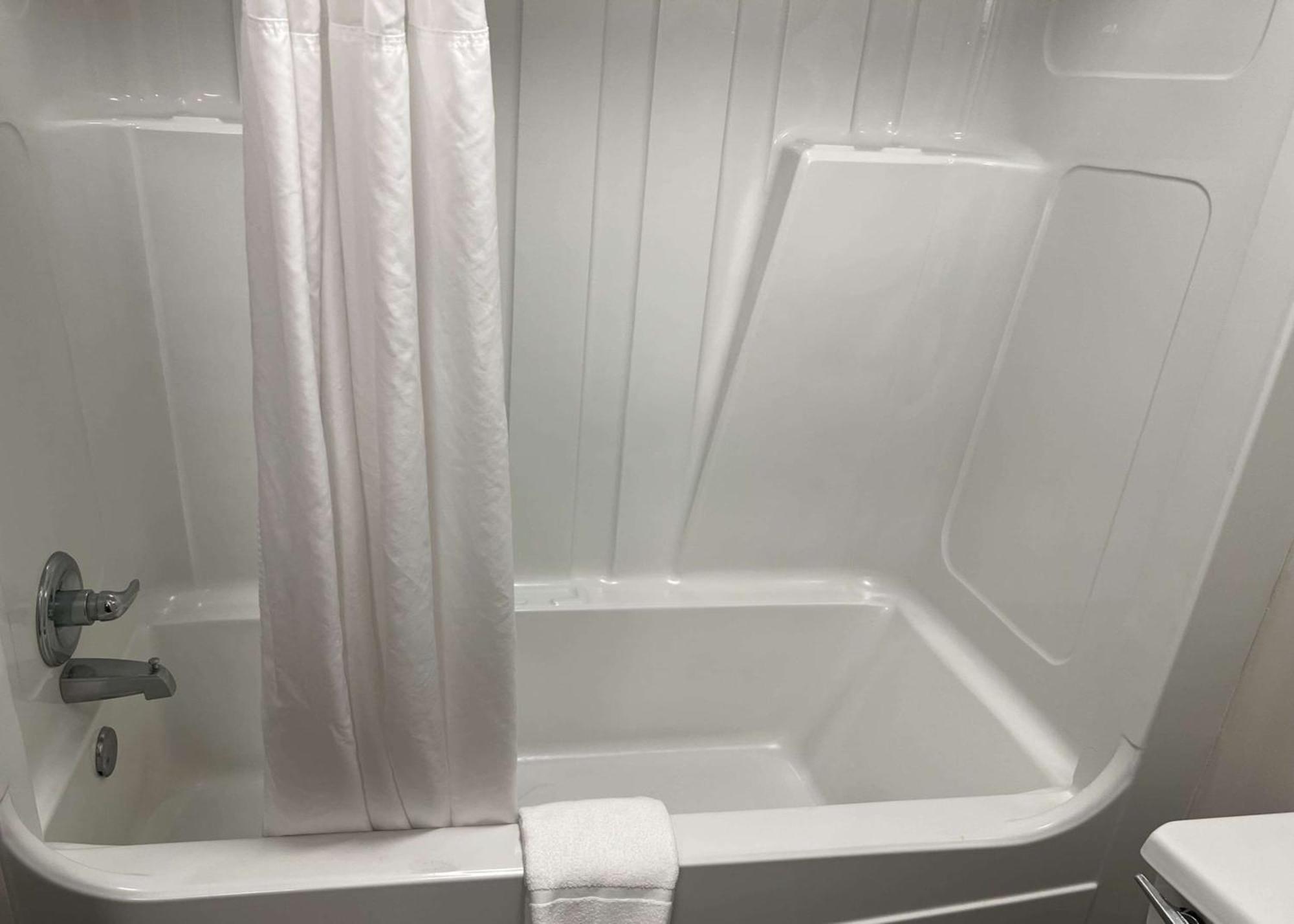 Days Inn By Wyndham Valdosta I-75 מראה חיצוני תמונה