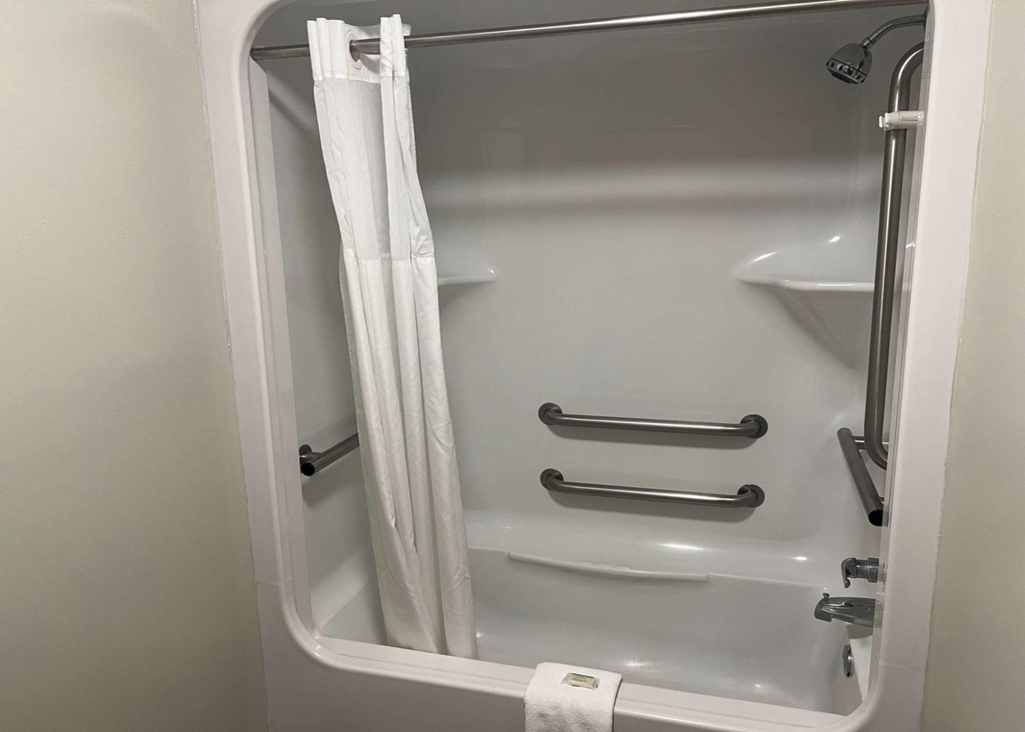 Days Inn By Wyndham Valdosta I-75 מראה חיצוני תמונה