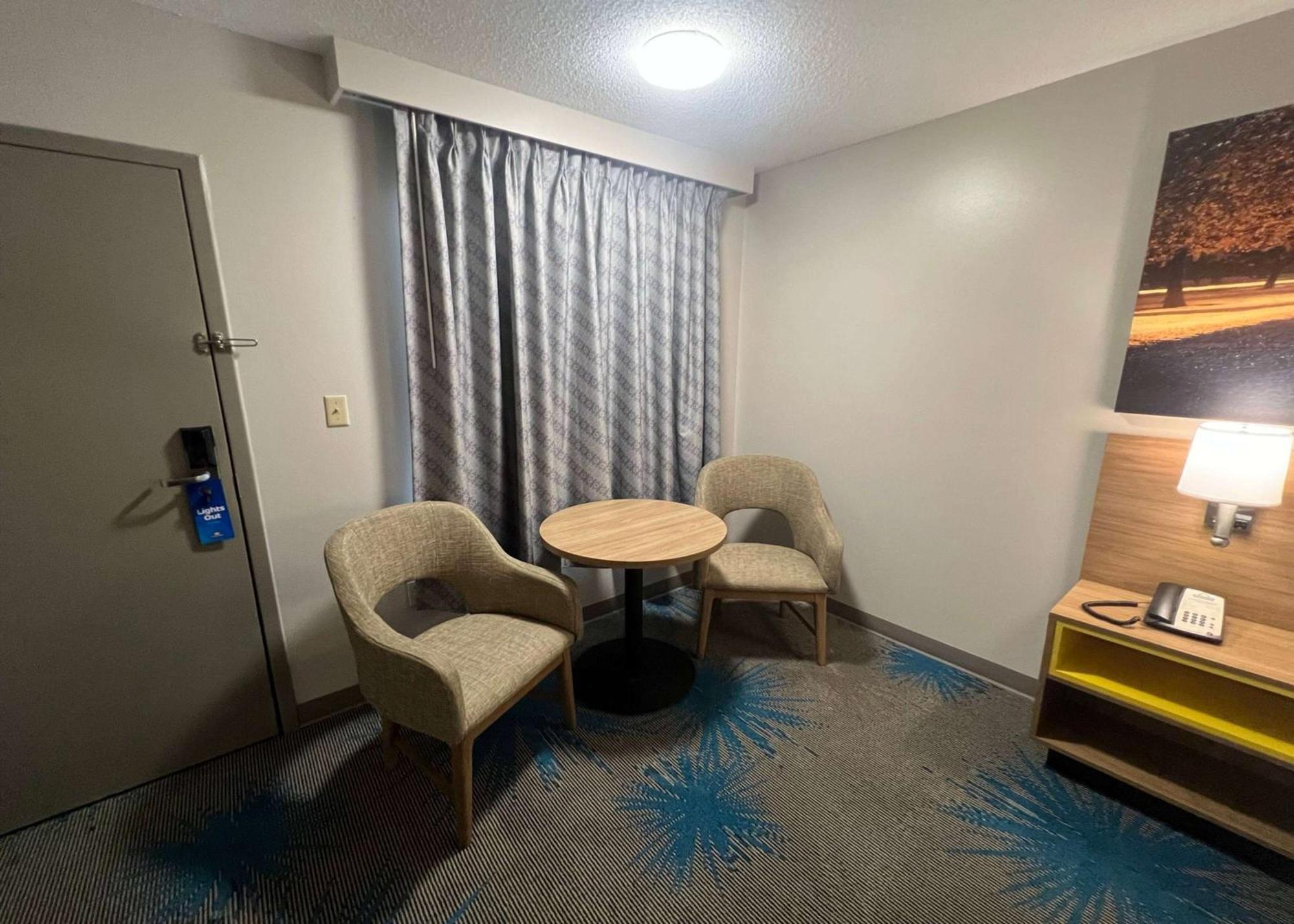 Days Inn By Wyndham Valdosta I-75 מראה חיצוני תמונה